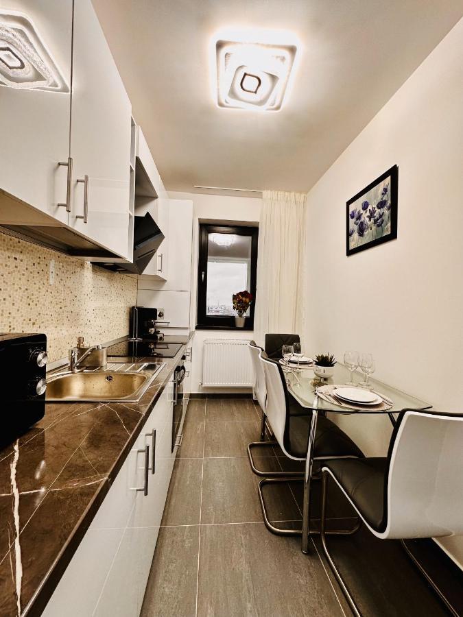 Apartamento Rentforcomfort Sky Garden Studio Bucarest Exterior foto