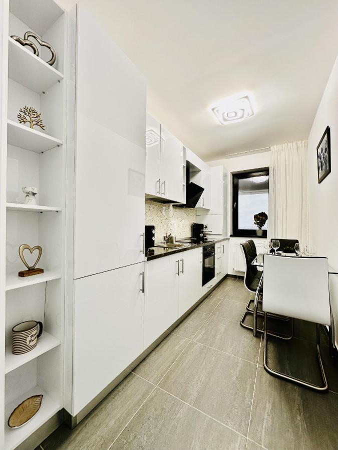 Apartamento Rentforcomfort Sky Garden Studio Bucarest Exterior foto