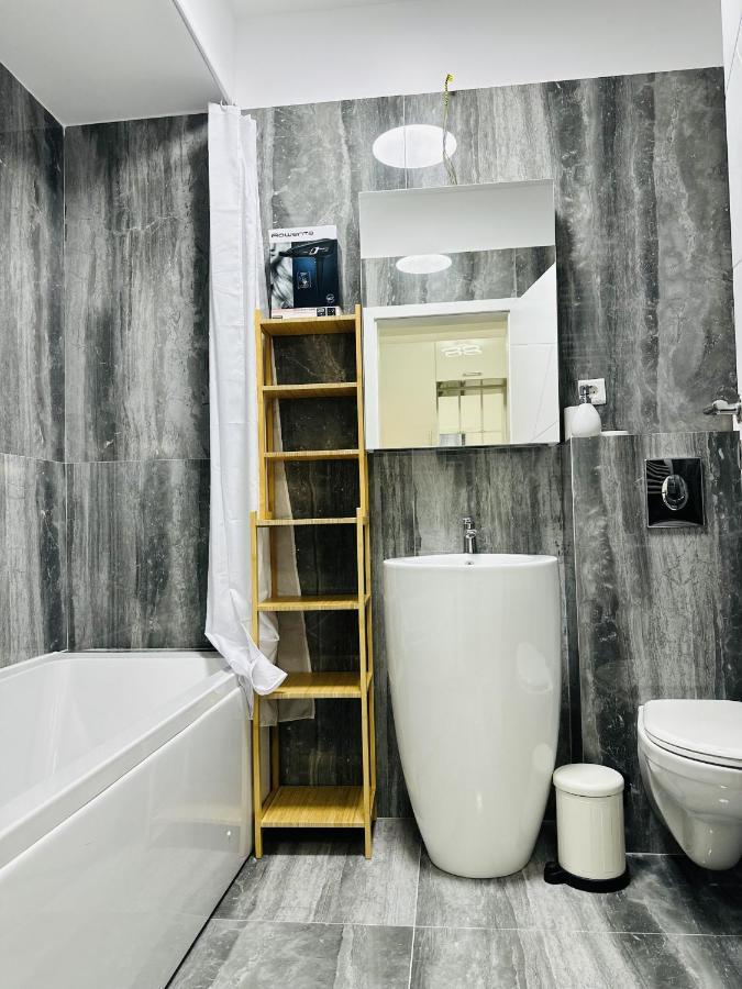 Apartamento Rentforcomfort Sky Garden Studio Bucarest Exterior foto